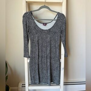 Salaam black and white tight dress